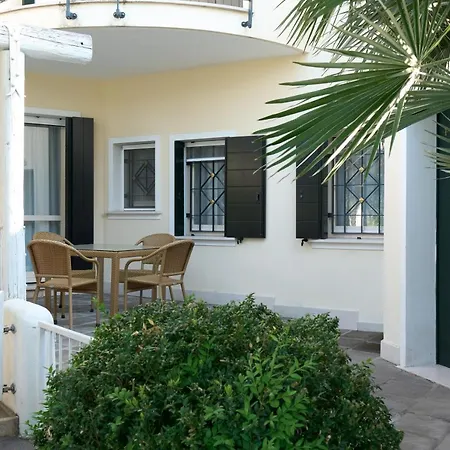 Carlotta Lido 4*