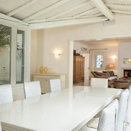 Carlotta Lido Aparthotel 4*