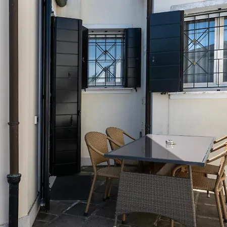 Carlotta Lido Aparthotel 4*