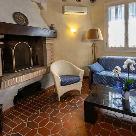 Carlotta Lido Aparthotel