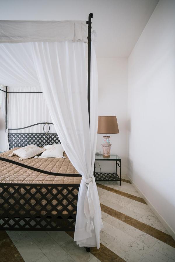 Carlotta Lido Aparthotel 4*