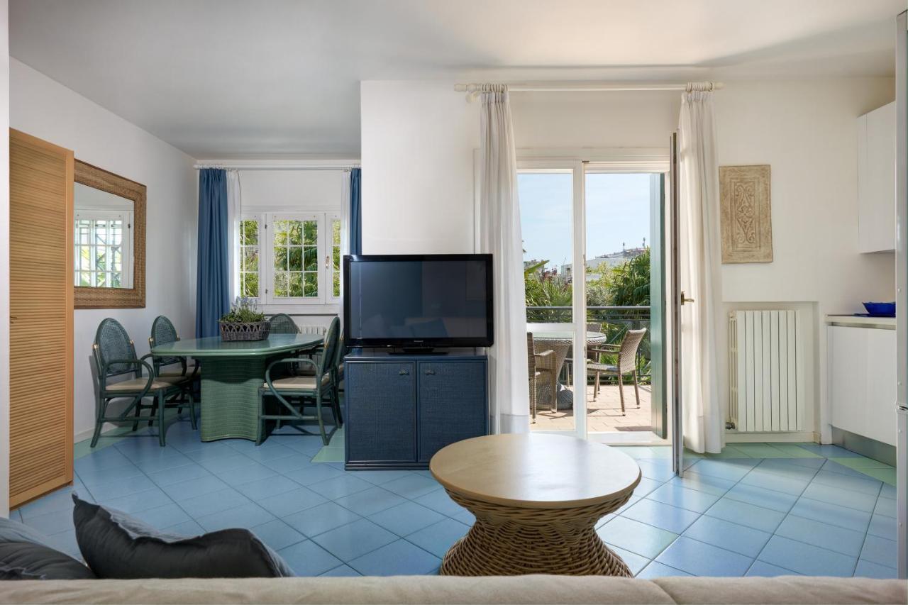 Carlotta Lido Aparthotel