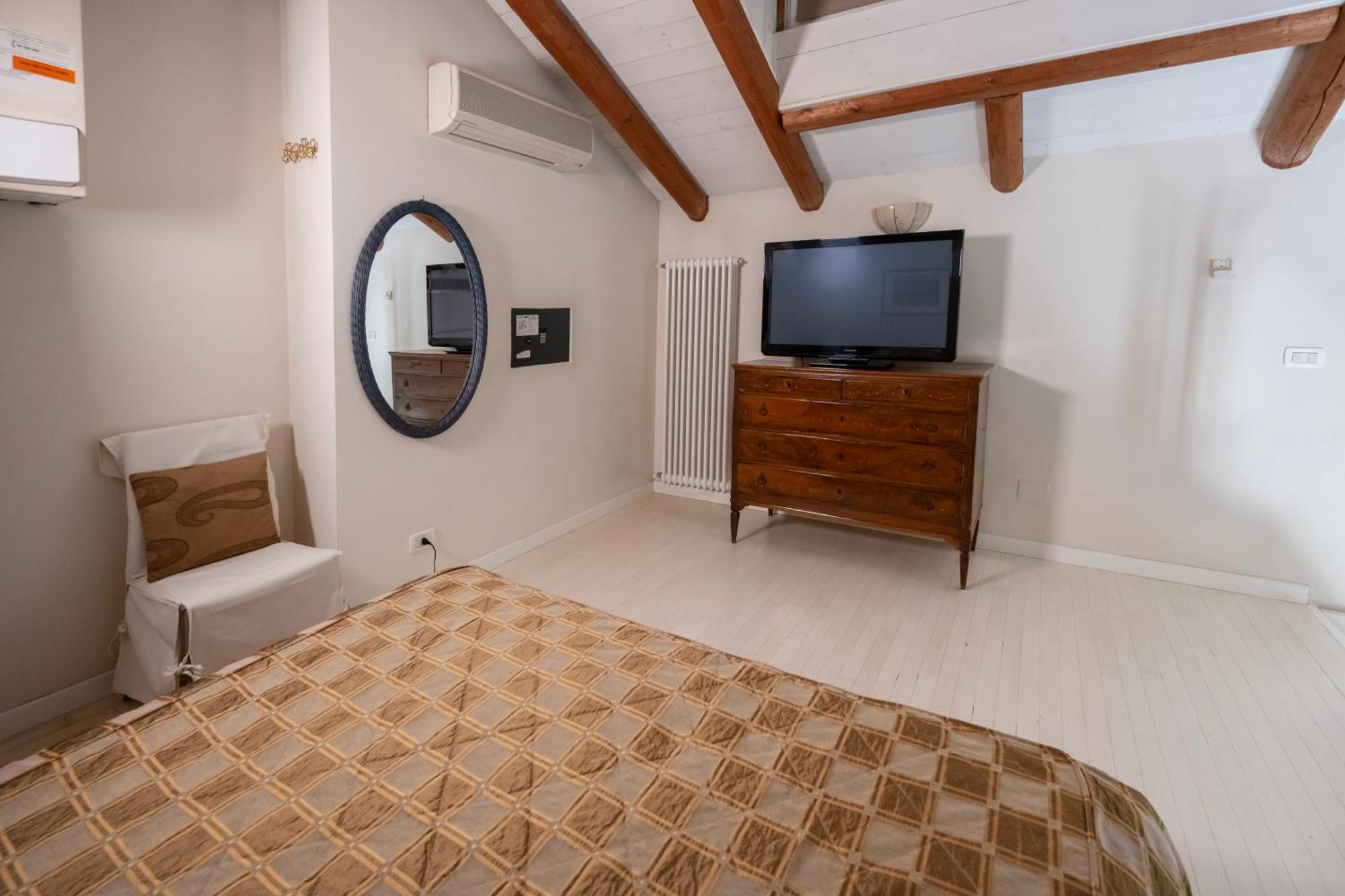Carlotta Lido Aparthotel