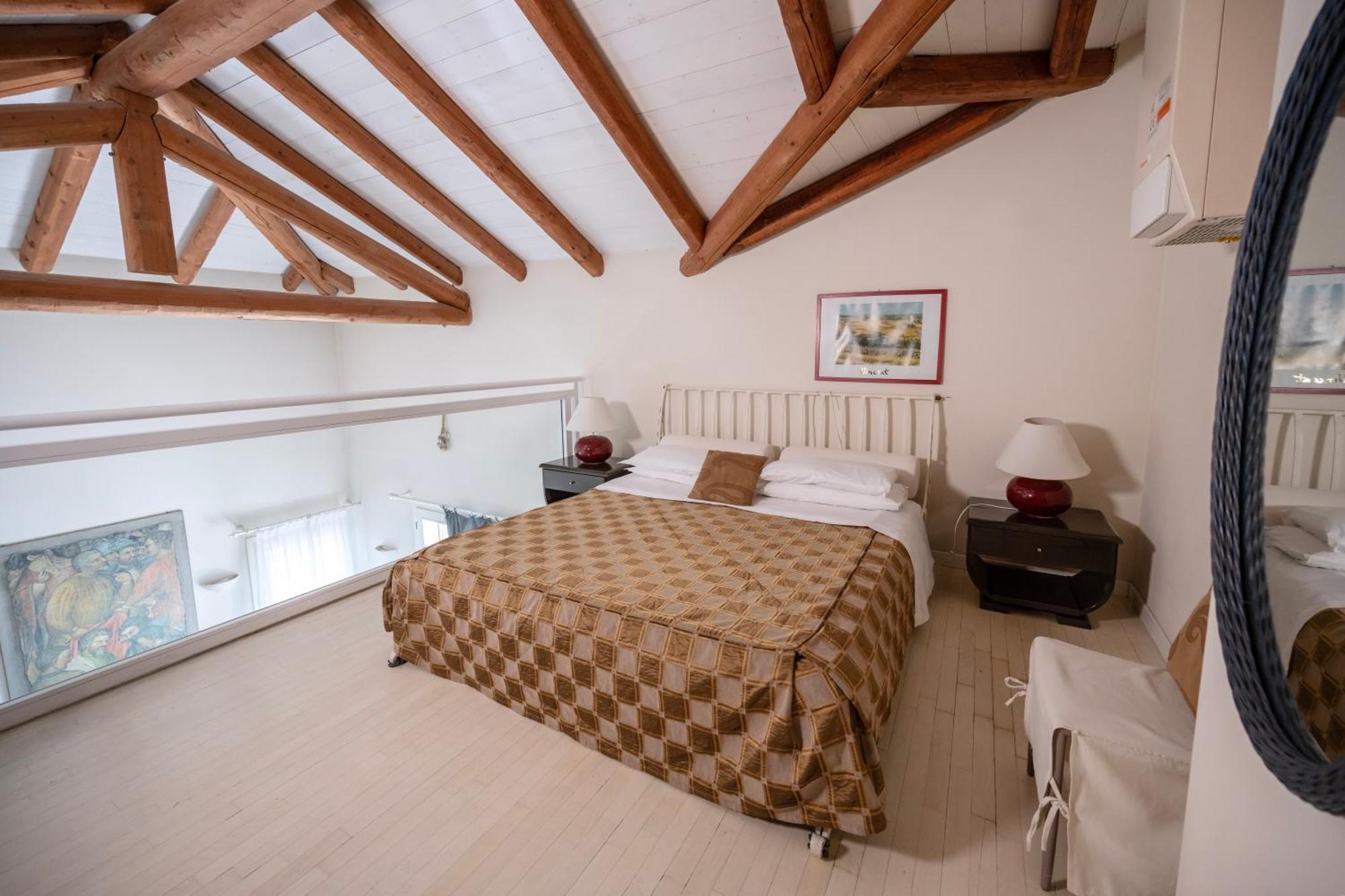 Carlotta Lido Aparthotel *