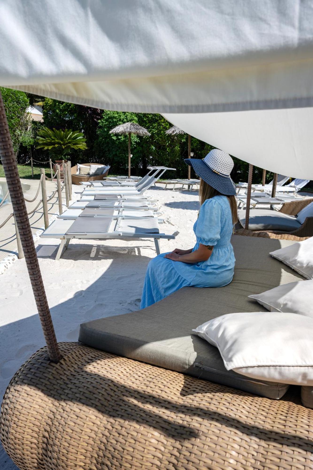 Carlotta Lido Aparthotel *
